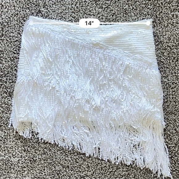 Superdown Akira Fringe Mini Skirt – Sequin Fringe Micro Mini - White - Size XS - Picture 10 of 11
